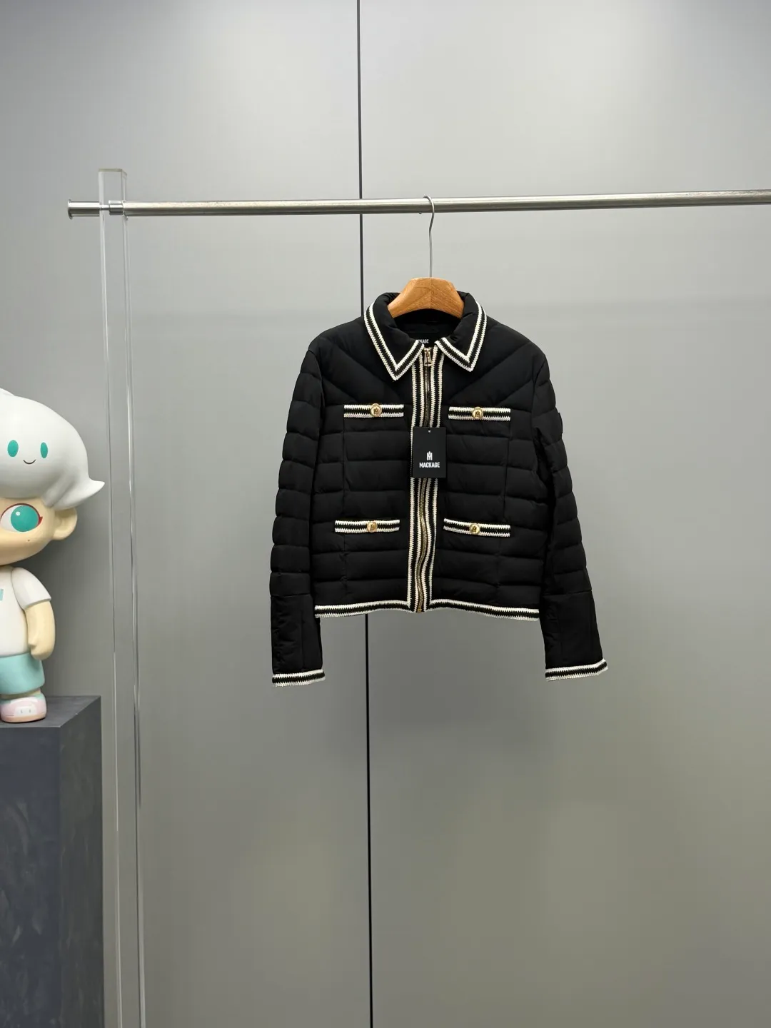 MACKAGE 2026New Arrival PETUNIA ， ， ， 。 , 5°C ， 。 、 , 。 , ， 。PETUNIA , 。 + ，Lightweight ， ， ， ， “ ” ：Black Size：S-M-L